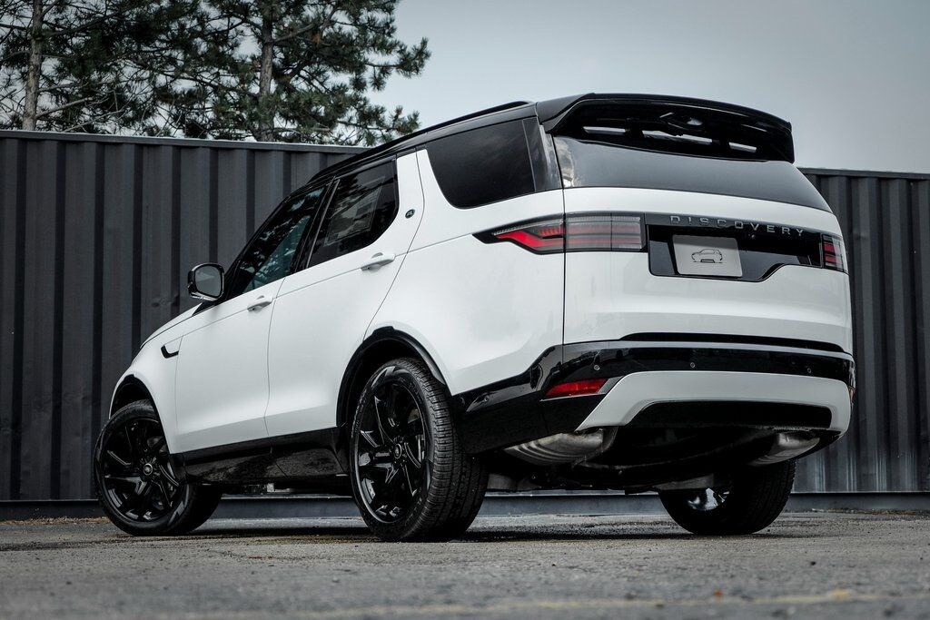 Certified 2025 Land Rover Discovery Dynamic SE SUV