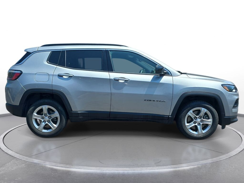 Used 2024 Jeep Compass Latitude SUV