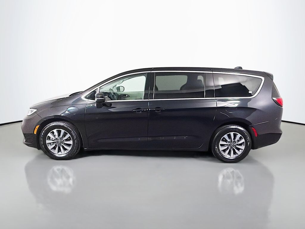 Used 2023 Chrysler Pacifica Hybrid Touring L Minivan/Van