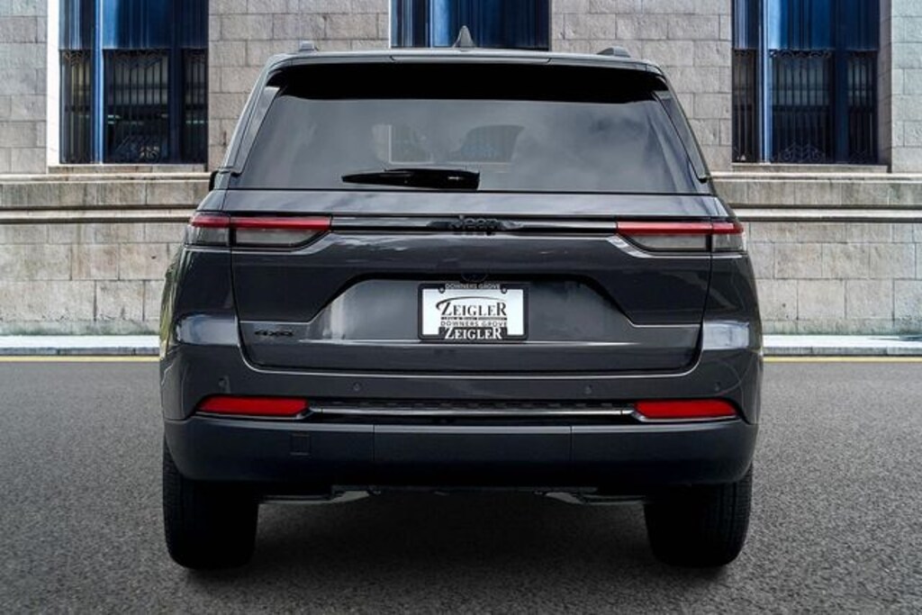 New 2025 Jeep Grand Cherokee Laredo SUV