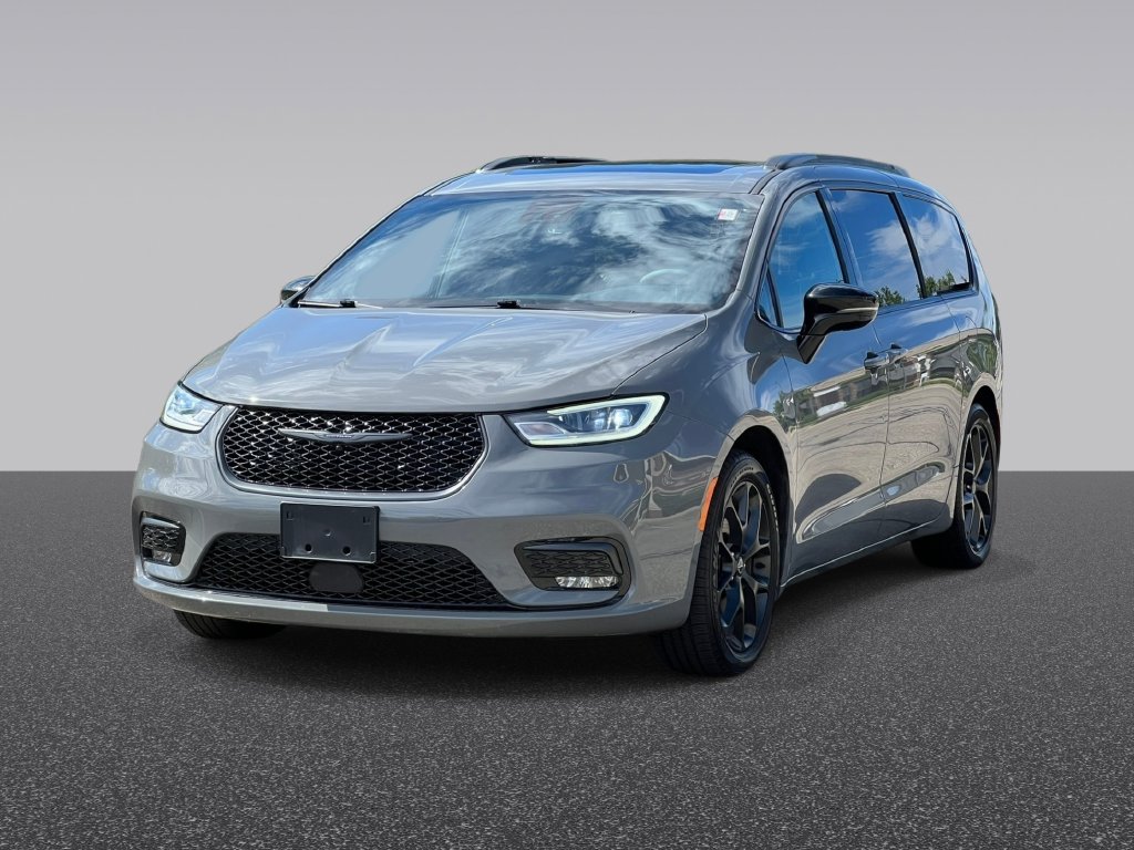 Used 2025 Chrysler Pacifica Limited Minivan/Van