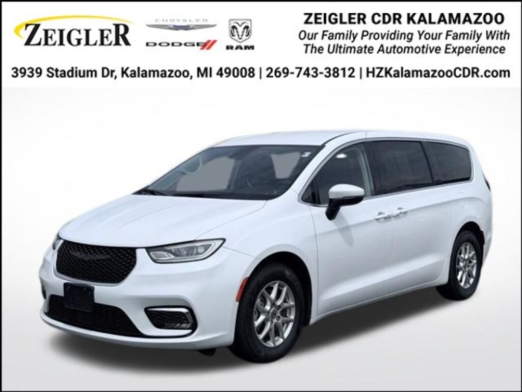 Certified 2023 Chrysler Pacifica Touring L Minivan/Van