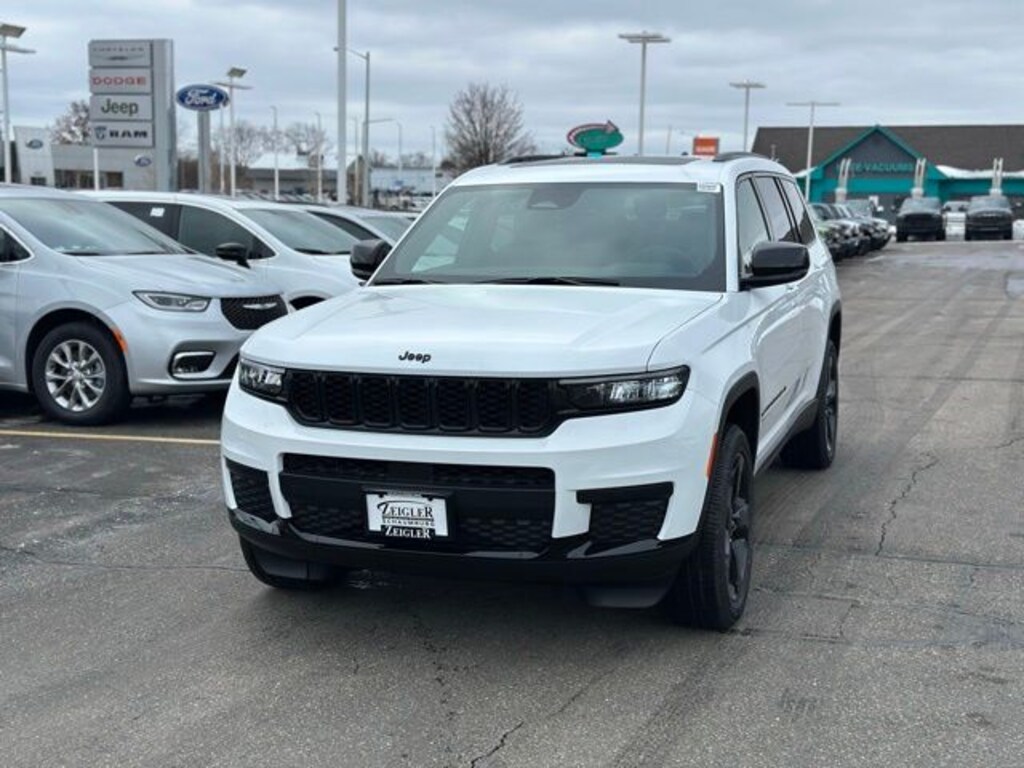 New 2025 Jeep Grand Cherokee L Laredo SUV