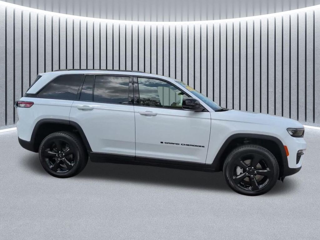 Used 2025 Jeep Grand Cherokee Limited SUV