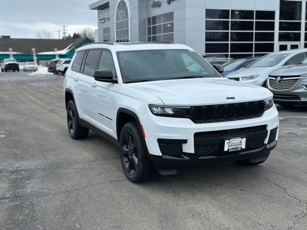 New 2025 Jeep Grand Cherokee L Laredo SUV