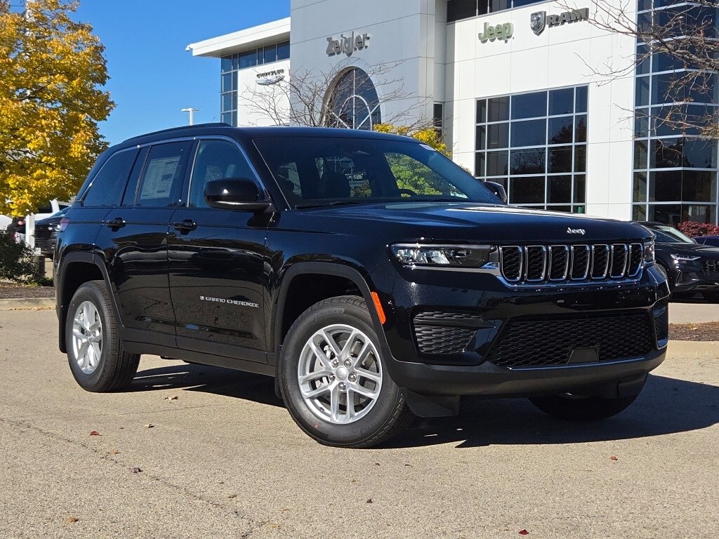 New 2025 Jeep Grand Cherokee Laredo SUV