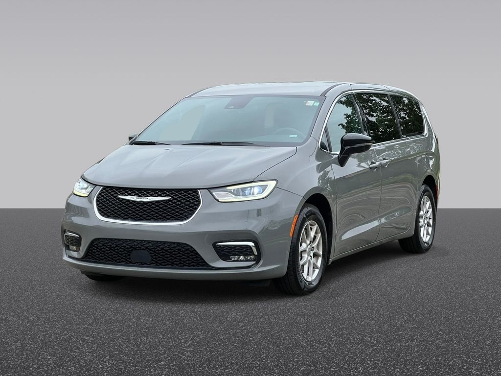Used 2025 Chrysler Pacifica Select Minivan/Van