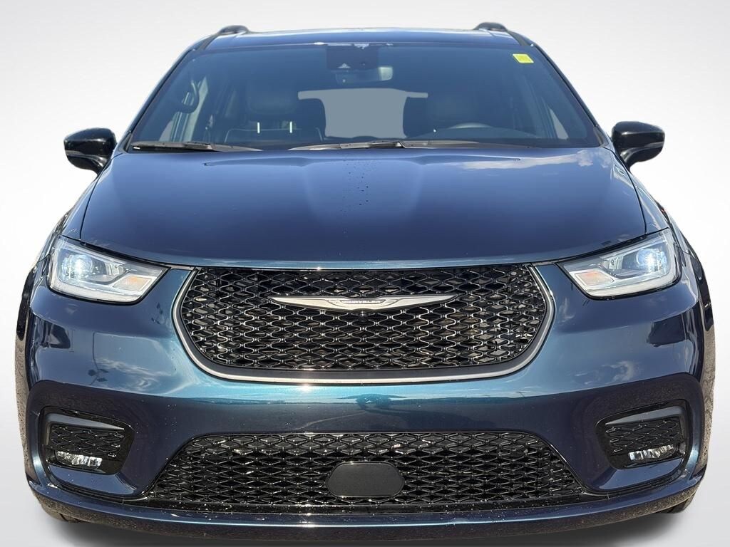 Certified 2025 Chrysler Pacifica Limited Minivan/Van