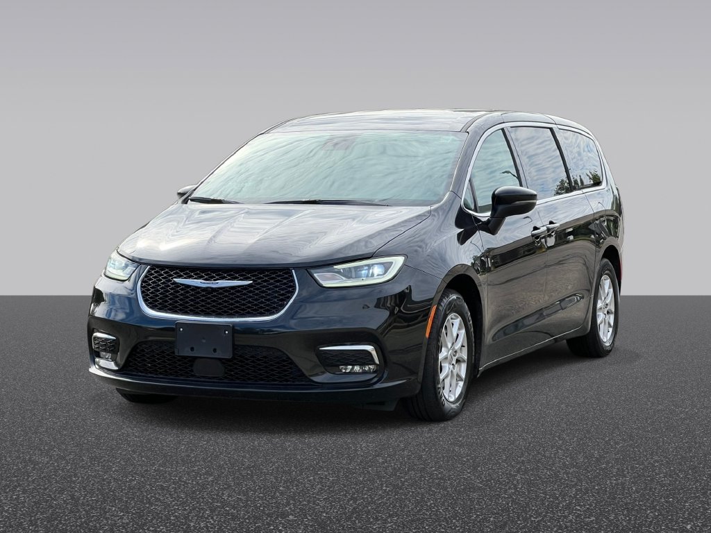 Used 2023 Chrysler Pacifica Touring L Minivan/Van