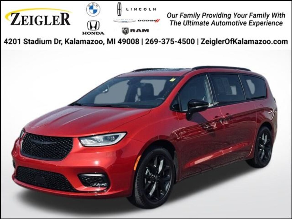 Used 2025 Chrysler Pacifica Limited Minivan/Van