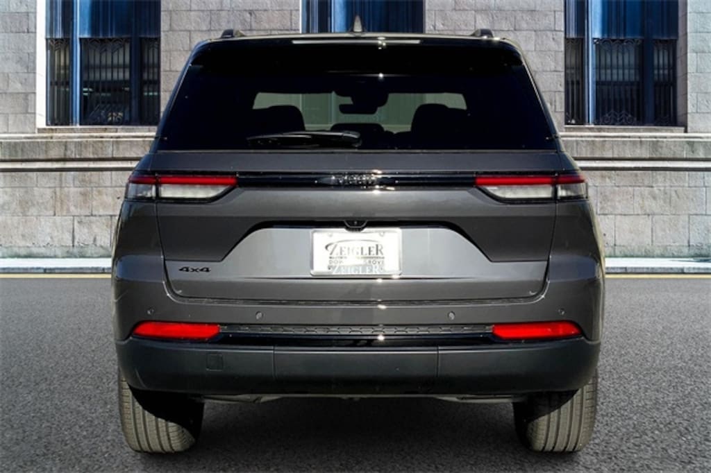 New 2025 Jeep Grand Cherokee Limited SUV