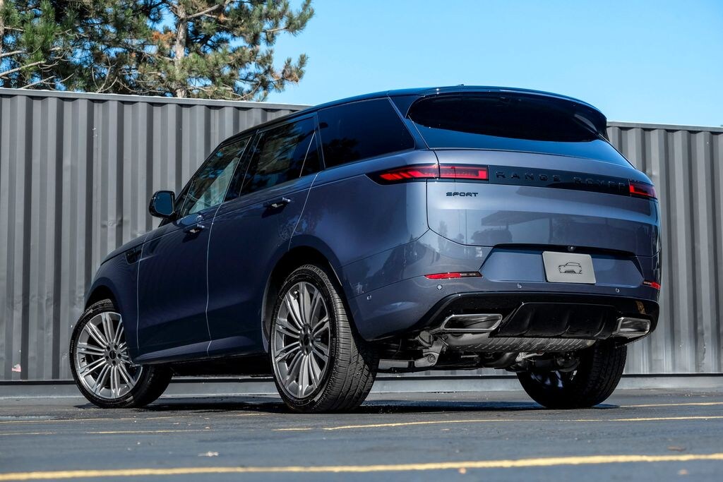 New 2026 Land Rover Range Rover Sport P400 Dynamic SE SUV