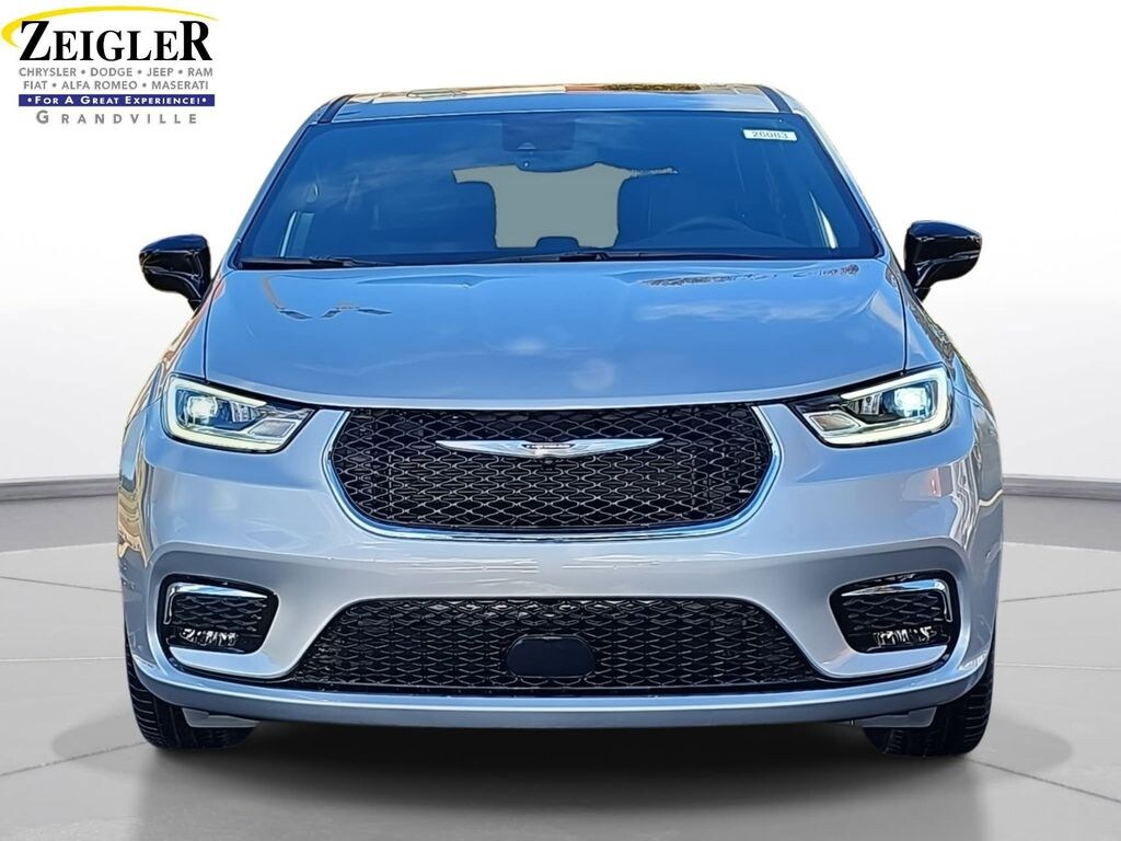 New 2026 Chrysler Pacifica Select Van Passenger Van