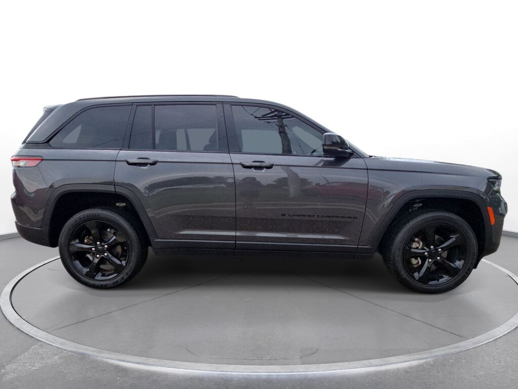 Certified 2022 Jeep Grand Cherokee Altitude SUV