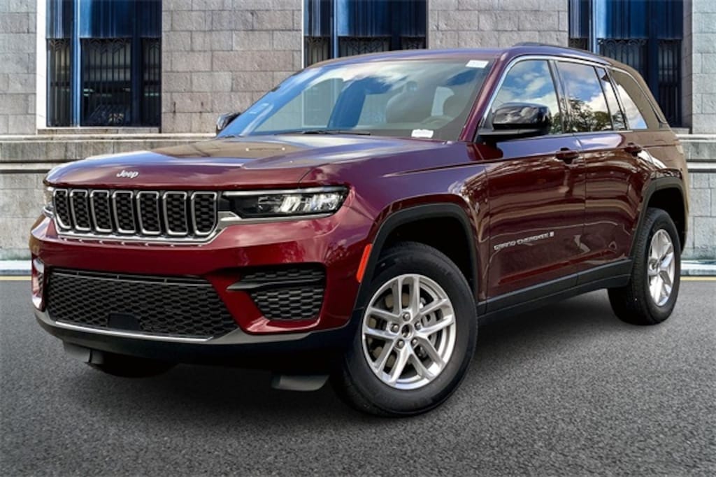 New 2025 Jeep Grand Cherokee Laredo SUV
