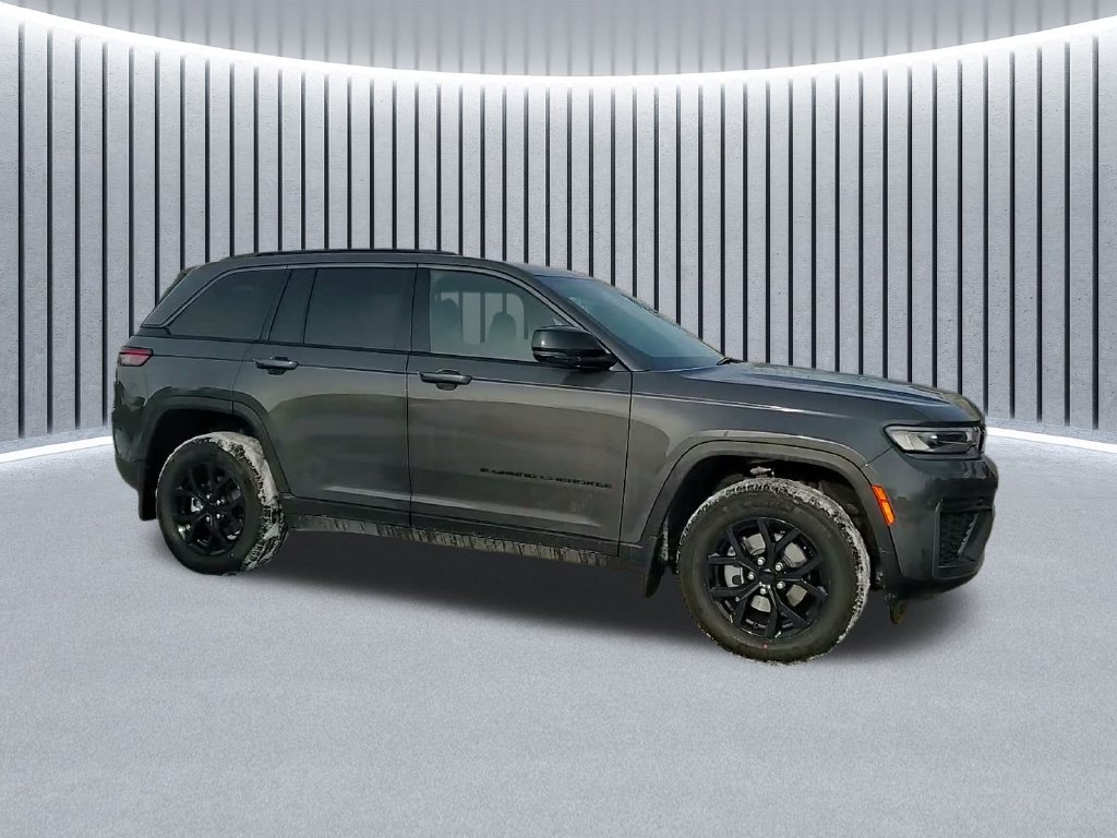 New 2026 Jeep Grand Cherokee Laredo SUV