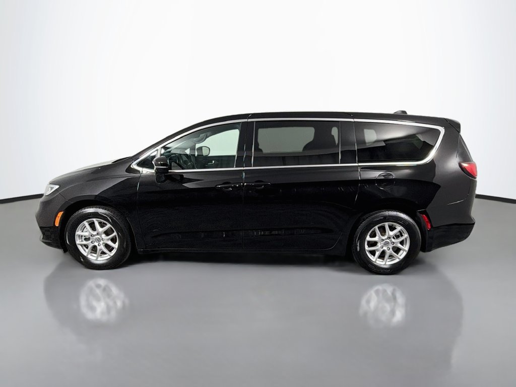 Certified 2025 Chrysler Pacifica Select Minivan/Van