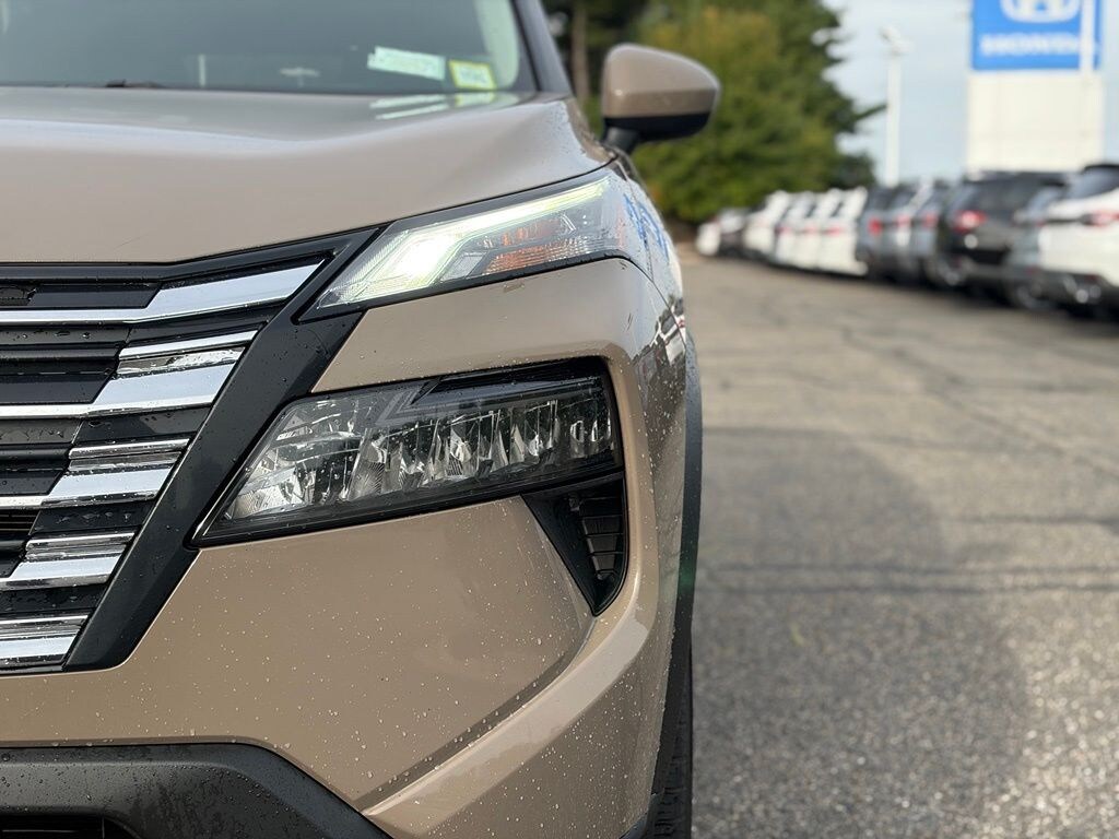 Used 2025 Nissan Rogue SV SUV