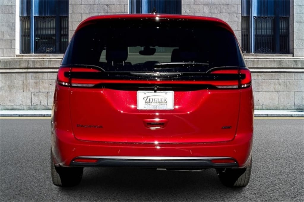 New 2026 Chrysler Pacifica Select Van Passenger Van