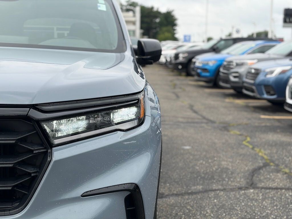 Used 2025 Honda Pilot Sport SUV