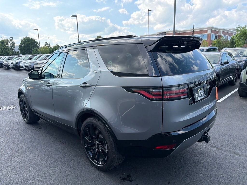 Used 2025 Land Rover Discovery Dynamic SE SUV