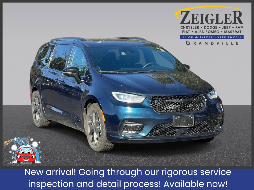 Certified 2025 Chrysler Pacifica Limited Minivan/Van