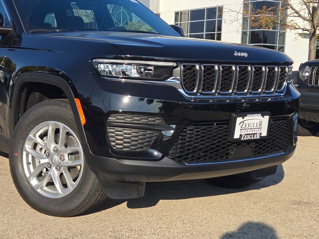New 2025 Jeep Grand Cherokee Laredo SUV