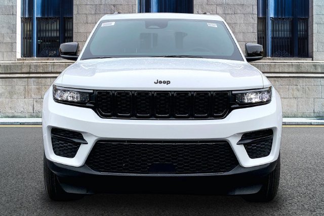 New 2027 Jeep Grand Cherokee Laredo SUV