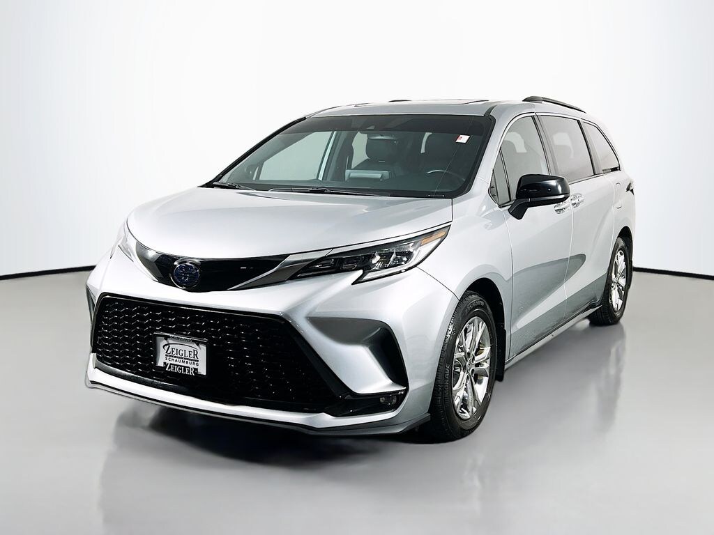 Used 2023 Toyota Sienna XSE Minivan/Van