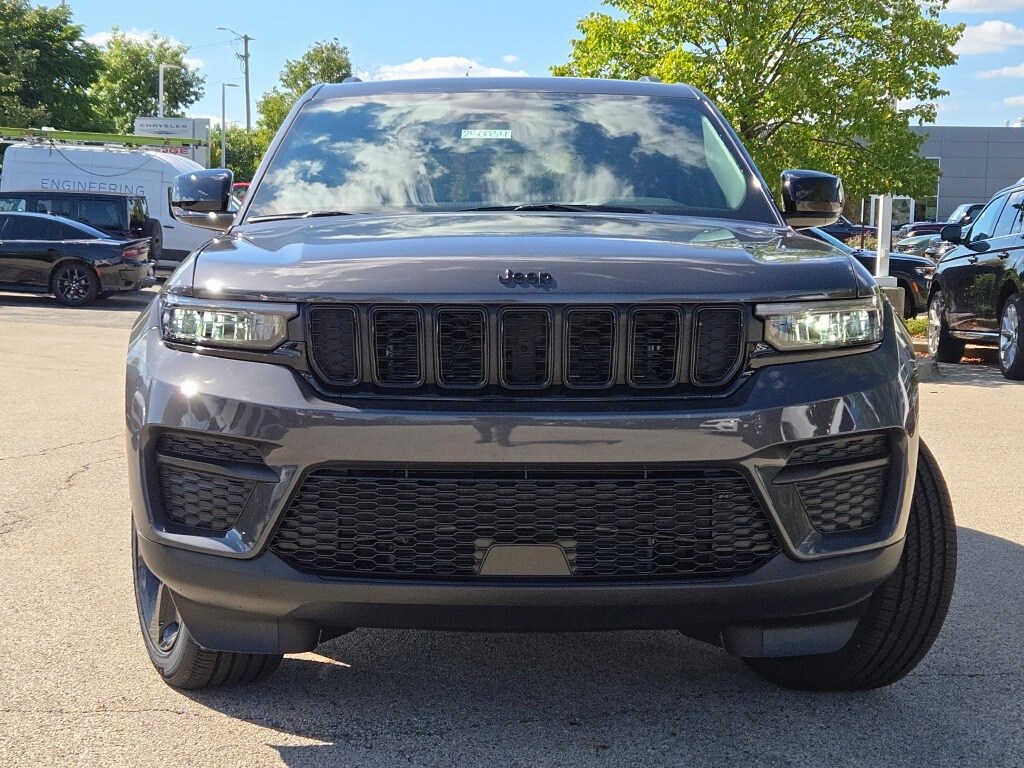 New 2025 Jeep Grand Cherokee Laredo SUV