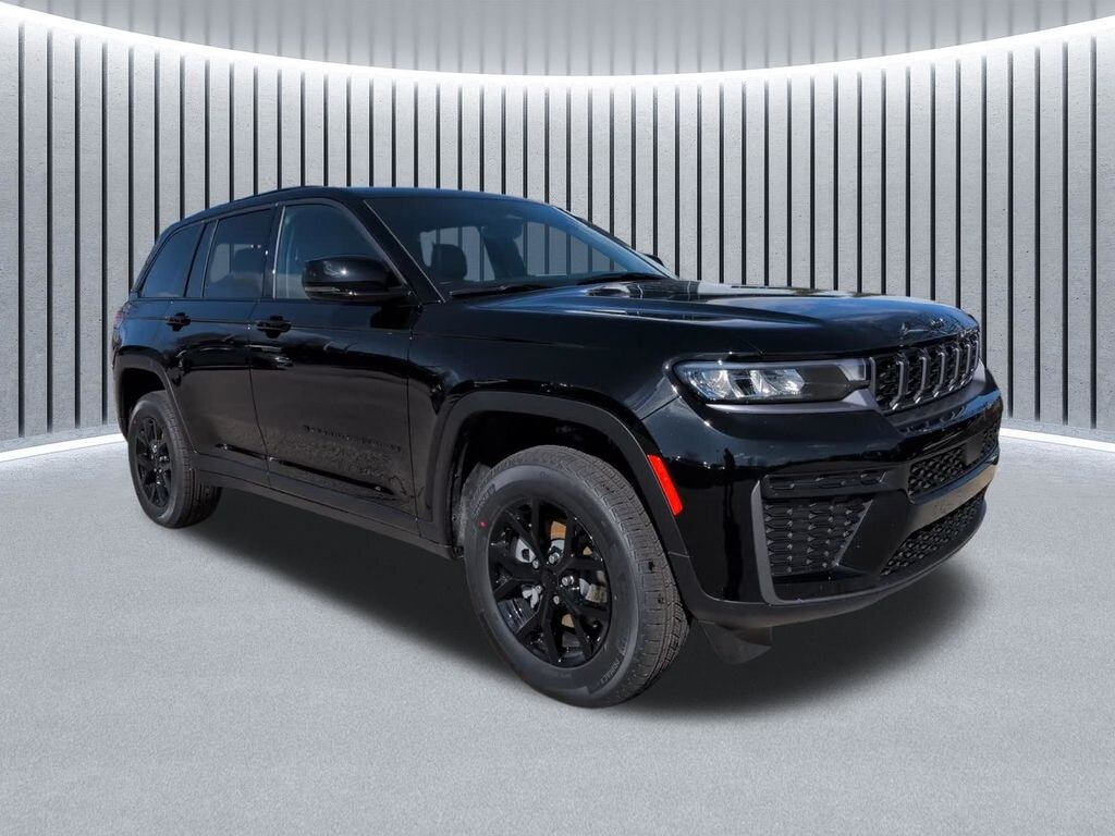 New 2026 Jeep Grand Cherokee Laredo SUV