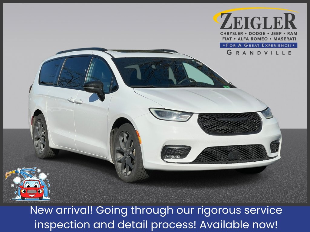 Certified 2025 Chrysler Pacifica Limited Minivan/Van