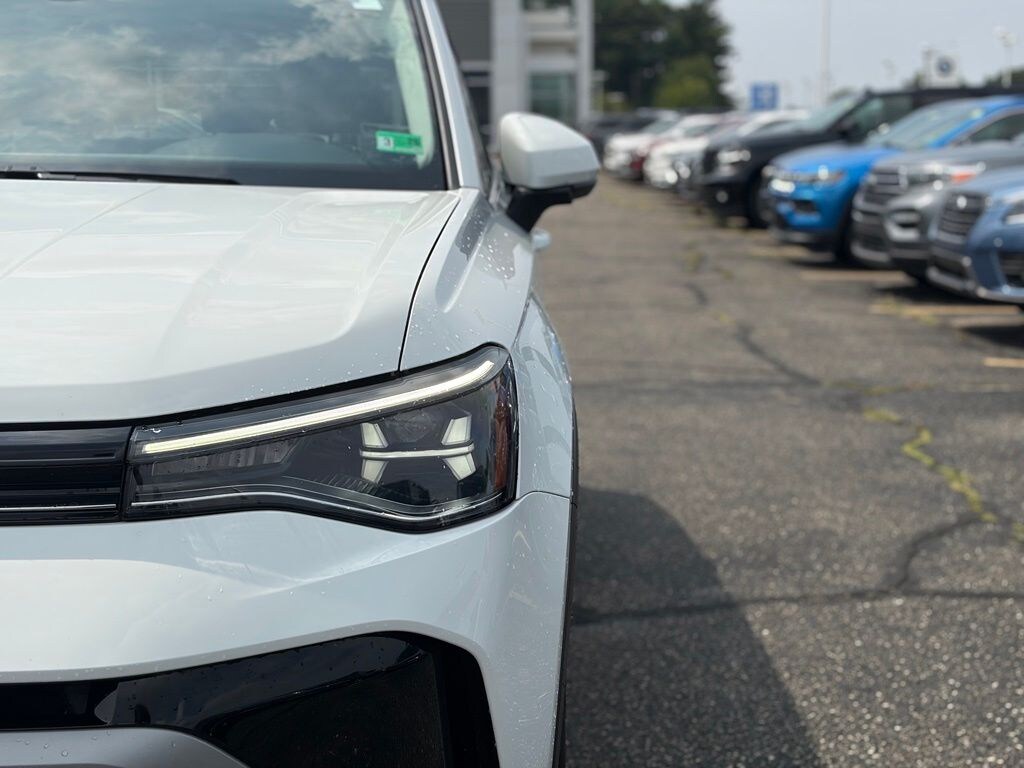 Used 2025 Volkswagen Taos 1.5T SE SUV