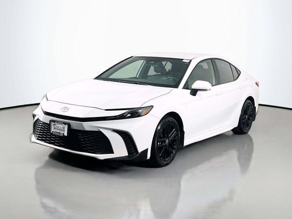 Used 2025 Toyota Camry SE Sedan