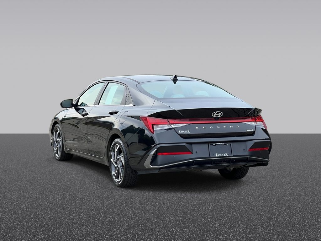 Used 2024 Hyundai Elantra Limited Sedan