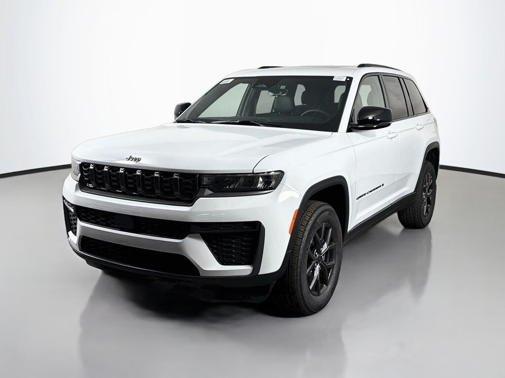 New 2027 Jeep Grand Cherokee Laredo SUV