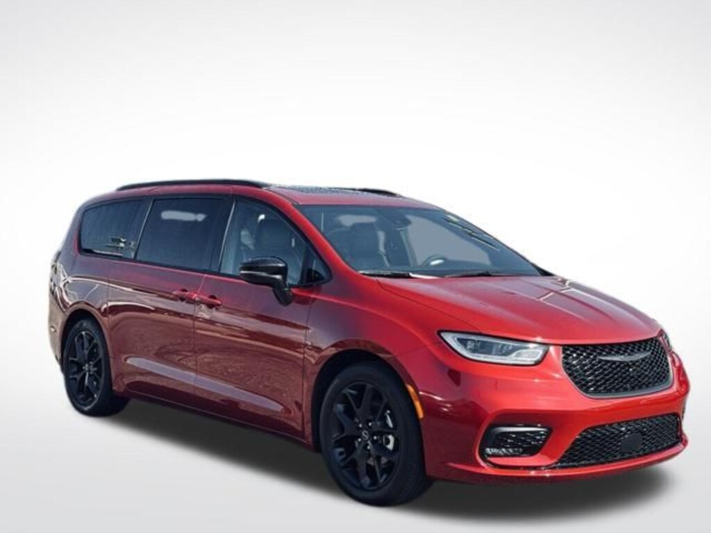 Used 2025 Chrysler Pacifica Limited Minivan/Van