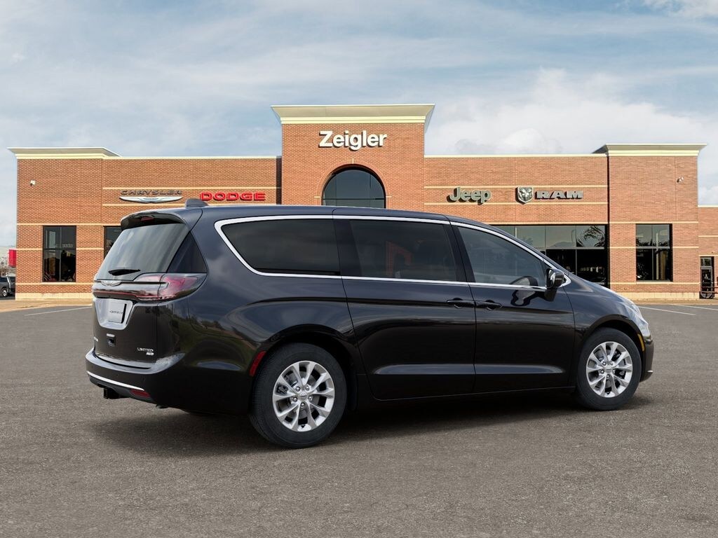 New 2026 Chrysler Pacifica Limited Van Passenger Van