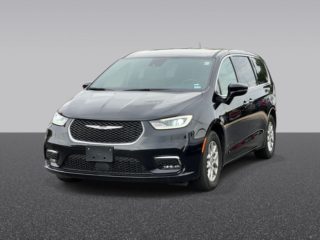 Used 2025 Chrysler Pacifica Select Minivan/Van