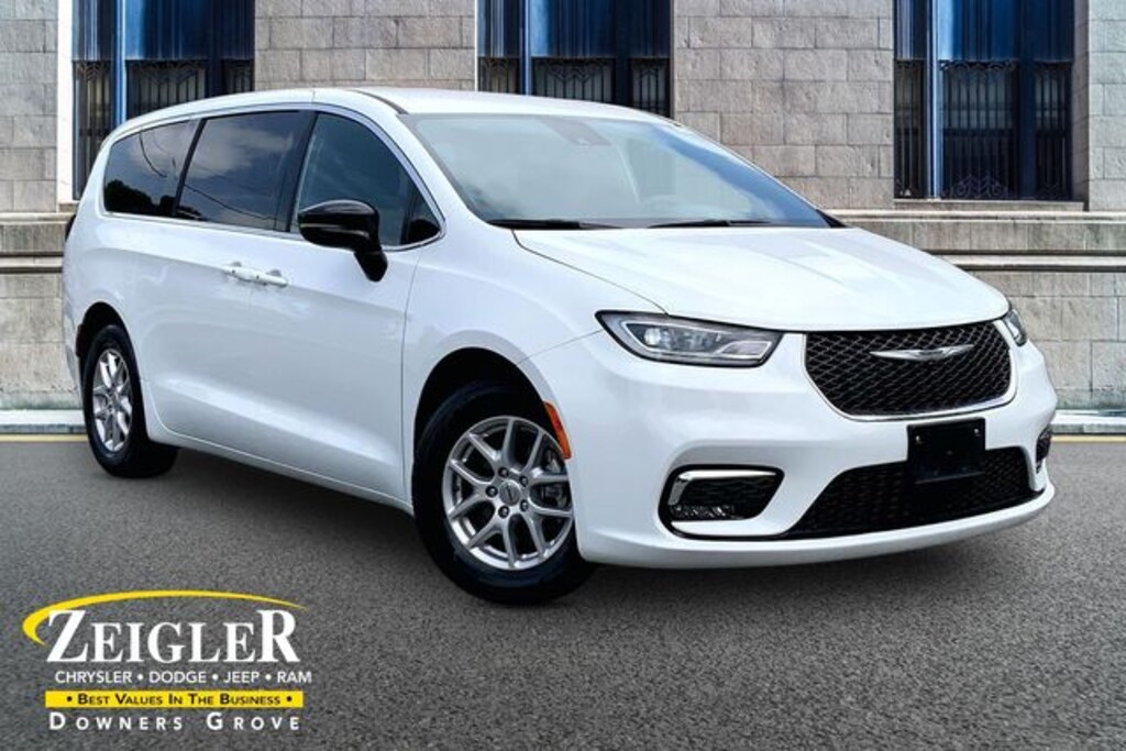 Used 2025 Chrysler Pacifica Select Minivan/Van