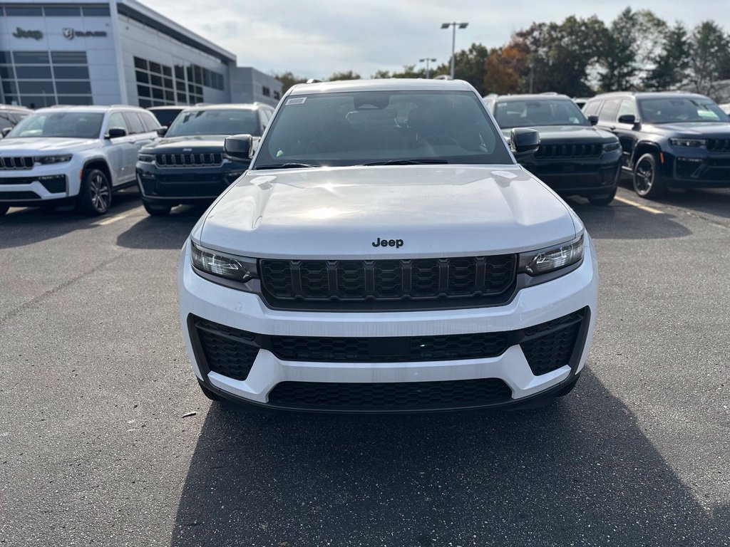 New 2026 Jeep Grand Cherokee Laredo SUV