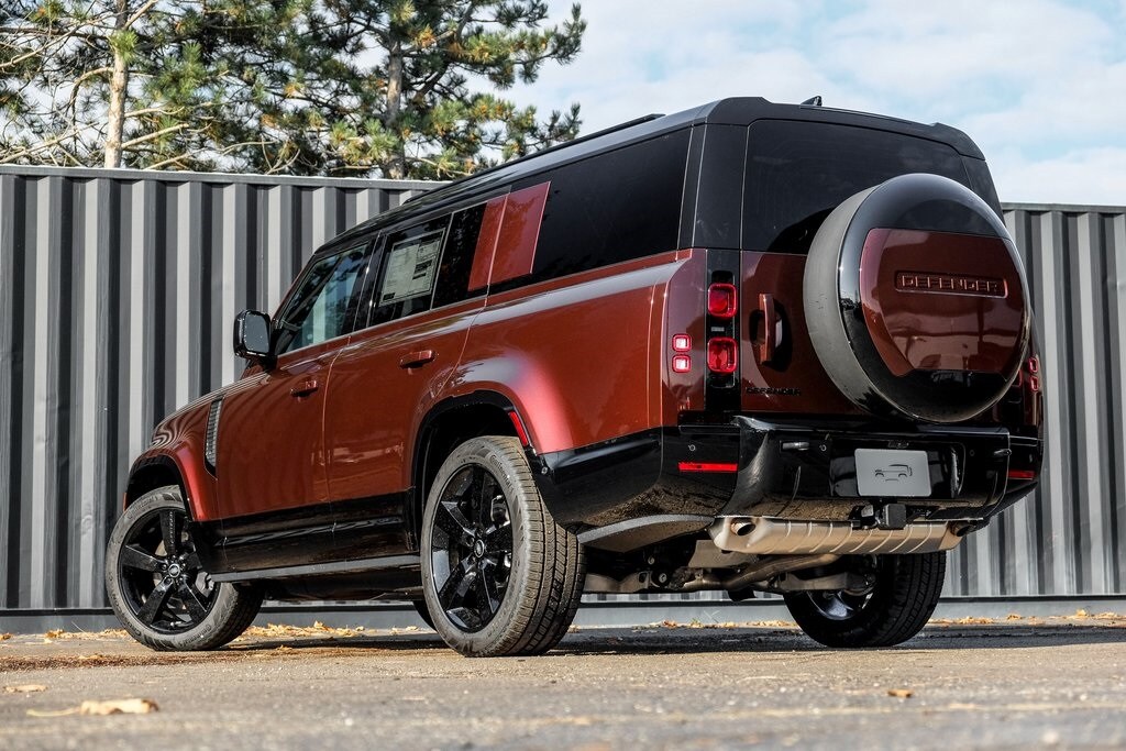 New 2025 Land Rover Defender 130 X-Dynamic SE SUV