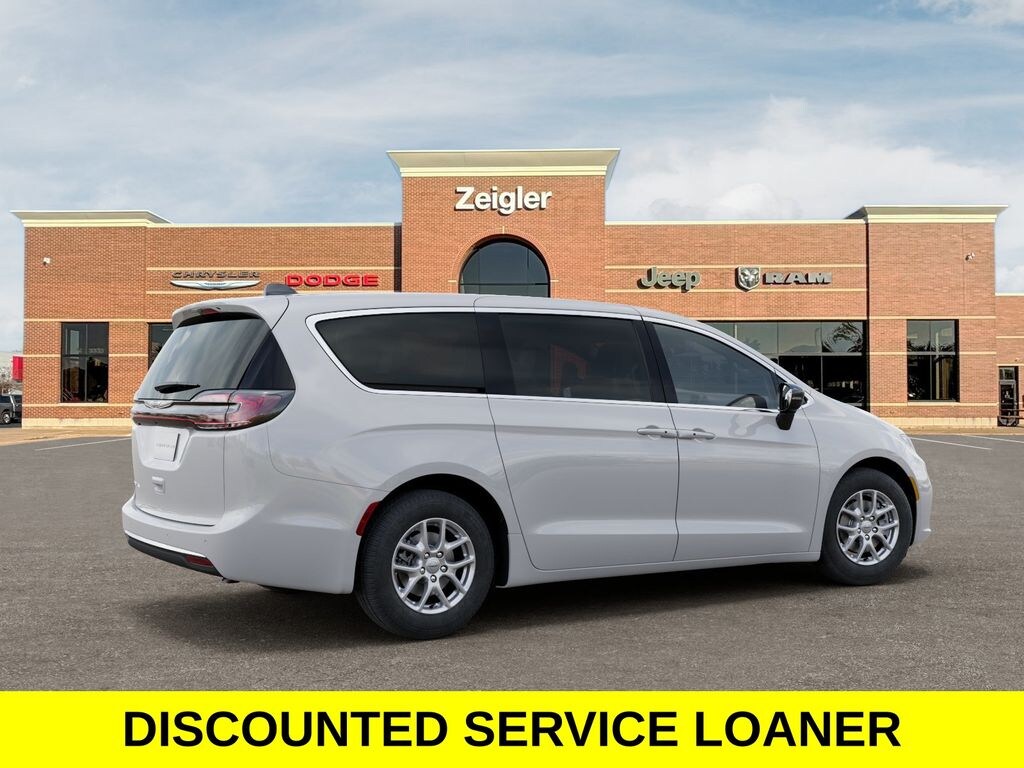 Used 2026 Chrysler Pacifica Select Minivan/Van
