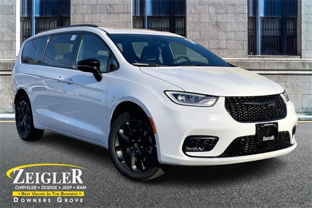 New 2026 Chrysler Pacifica Limited Van Passenger Van