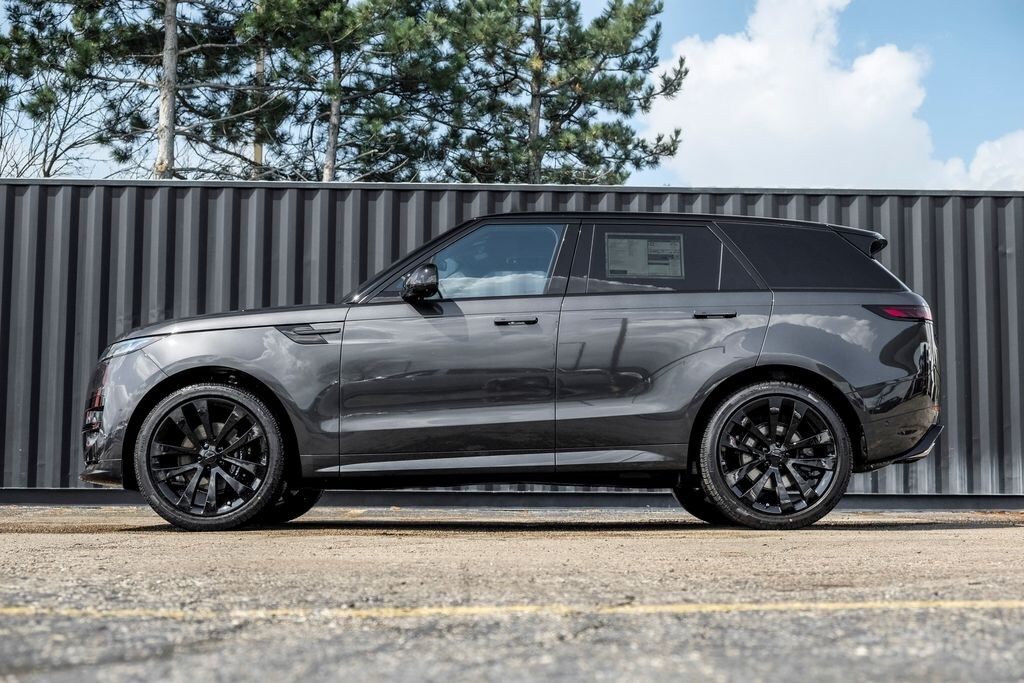 New 2026 Land Rover Range Rover Sport P400 Dynamic SE SUV