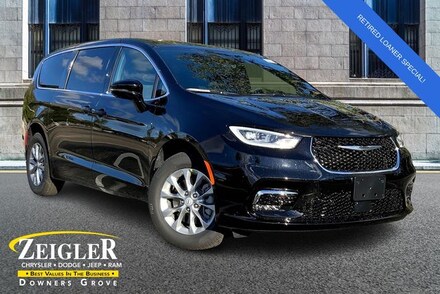 2026 Chrysler Pacifica Select Van Passenger Van