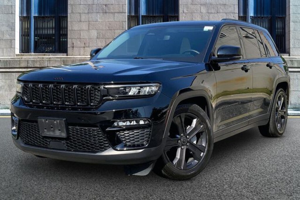 Used 2023 Jeep Grand Cherokee Limited SUV