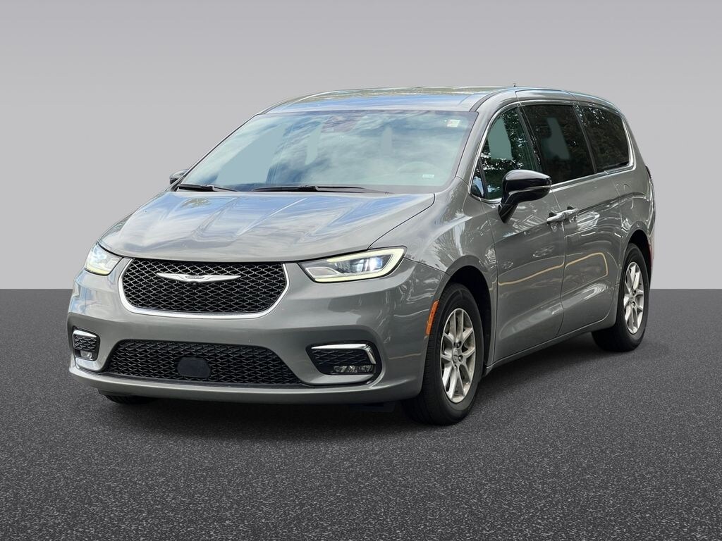 Used 2025 Chrysler Pacifica Select Minivan/Van