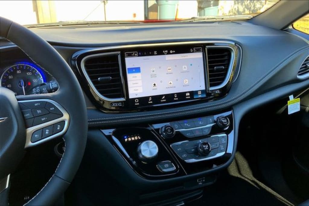 New 2026 Chrysler Pacifica Select Van Passenger Van
