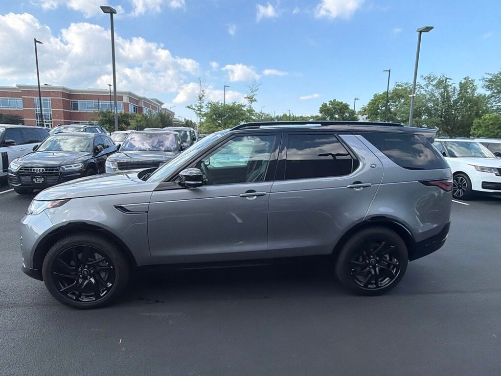Used 2025 Land Rover Discovery Dynamic SE SUV